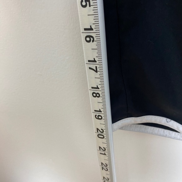 Reebok Capris Womens Medium Black Pink Stripe Pockets Drawstring Elastic Waist - Picture 7 of 8